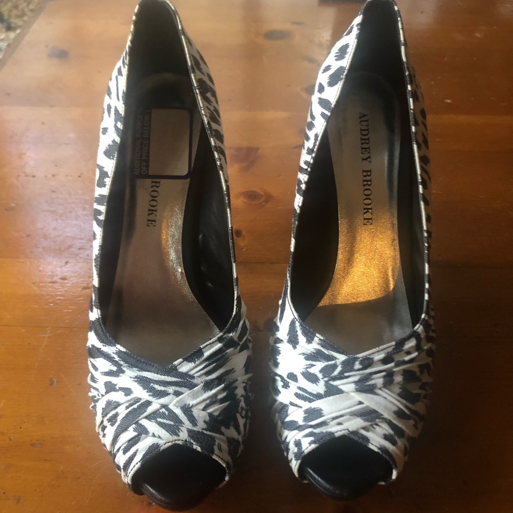Audrey Brooke black and white open toe heel